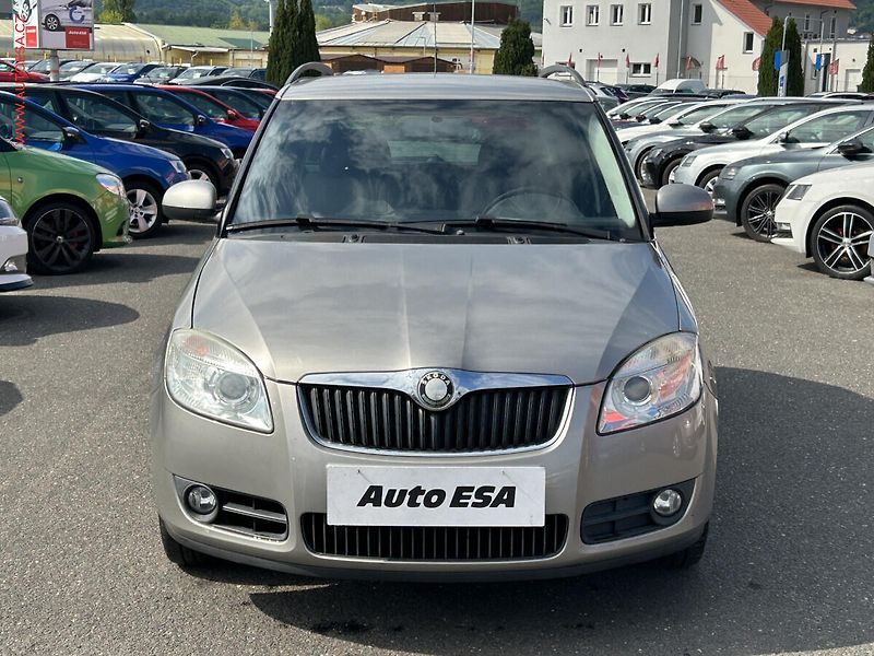 Škoda Fabia (2008) 1.2 12V, ČR, AC, park.asist - fotka 2 z 14