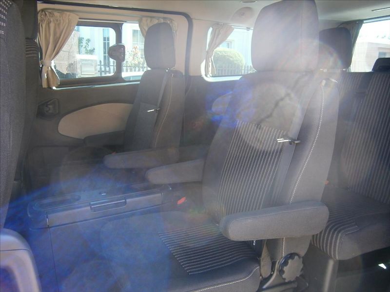 Ford Tourneo Custom 2,2 TDCI EUROLINE 114 KW - fotka 9 z 27