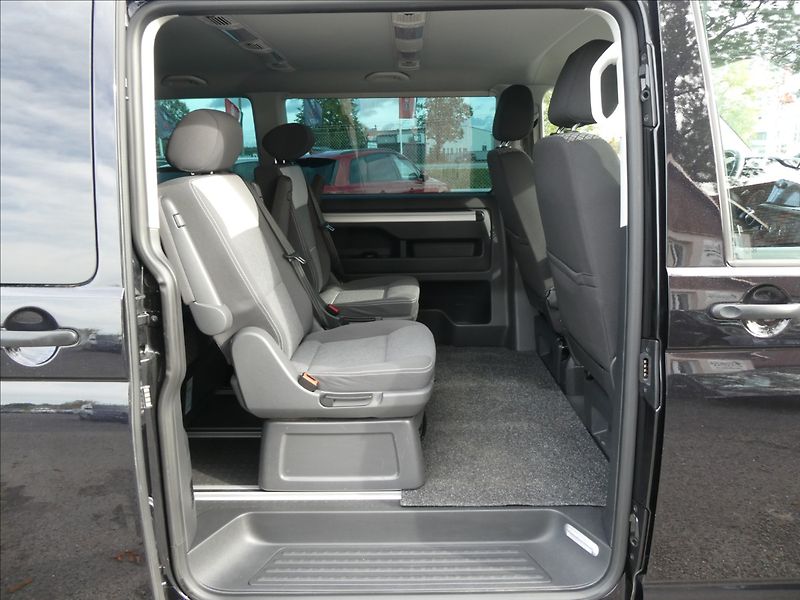 Volkswagen Multivan 2,0 TDi110kW 1.majitel,DSG,4x4 - fotka 24 z 44