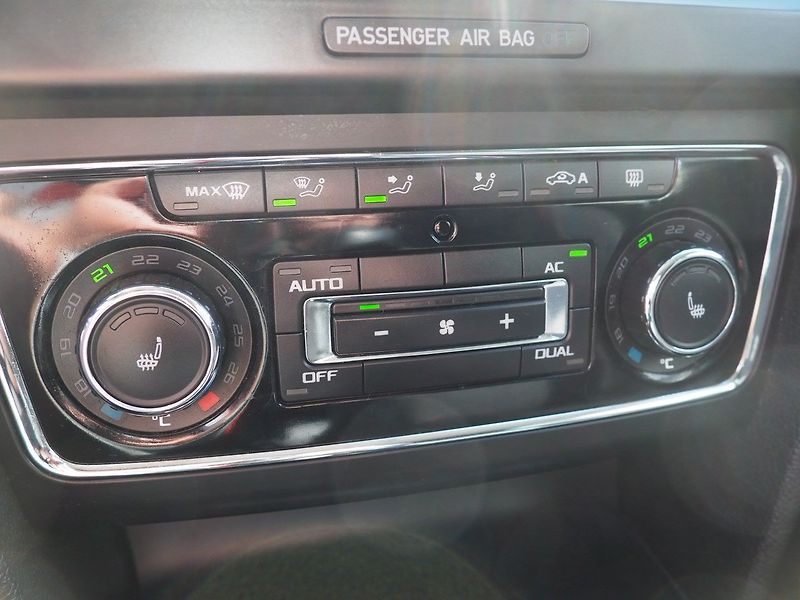 Škoda Superb (2011) 1.8 TSI, 118 kW - fotka 30 z 35