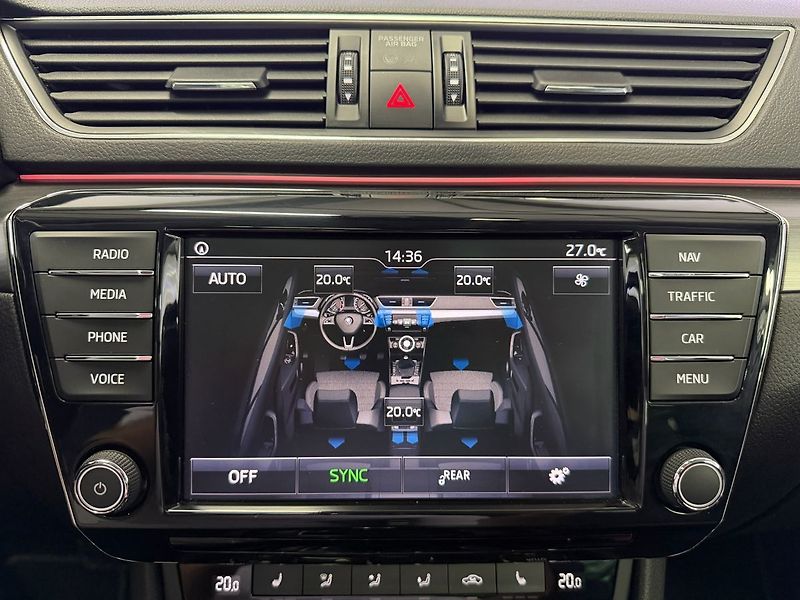Škoda Superb 2.0TDI DSG 4X4 STYLE, ACC, PAN - fotka 19 z 27