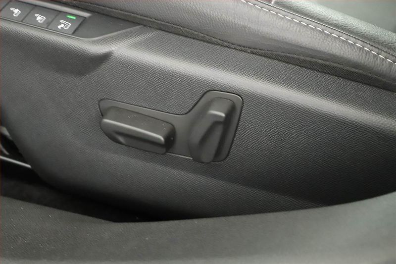 Citroën C4 (2023) 1.2 PureTech, Automat, Kůže - fotka 17 z 19