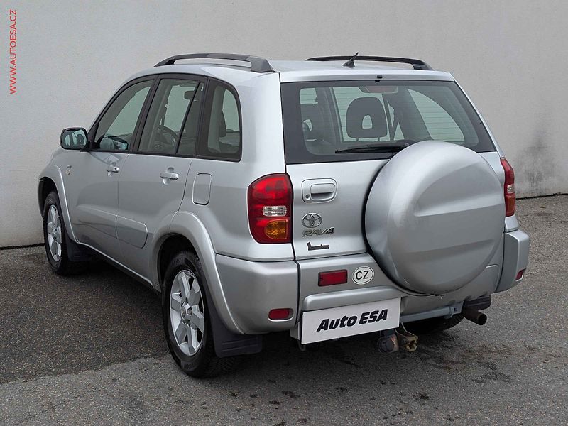 Toyota RAV4 (2004) 2.0 VVT-i 4WD, ČR, AC, TZ - fotka 6 z 15
