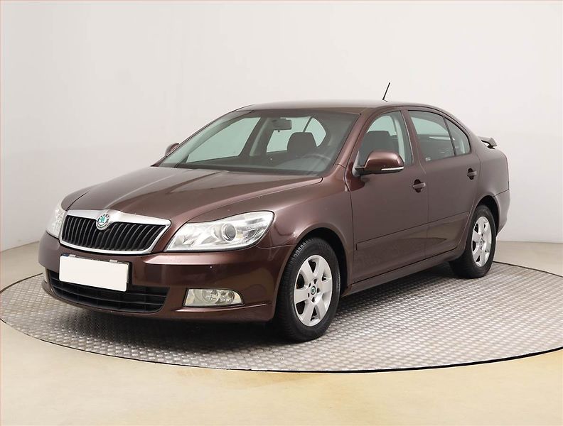 Škoda Octavia (2011) Ambiente 1.6 TDI, nová STK - fotka 2 z 18