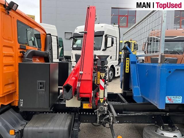 MAN TGL 12.190 nosič + HR Fassi - fotka 9 z 26
