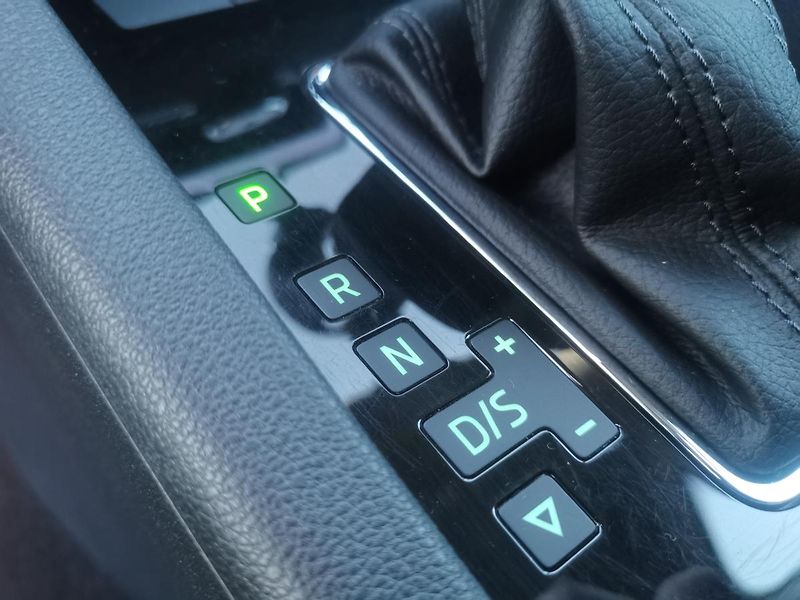 Škoda Octavia 2,0TDI DSG 110kW ACC STYLEPLUS - fotka 55 z 87