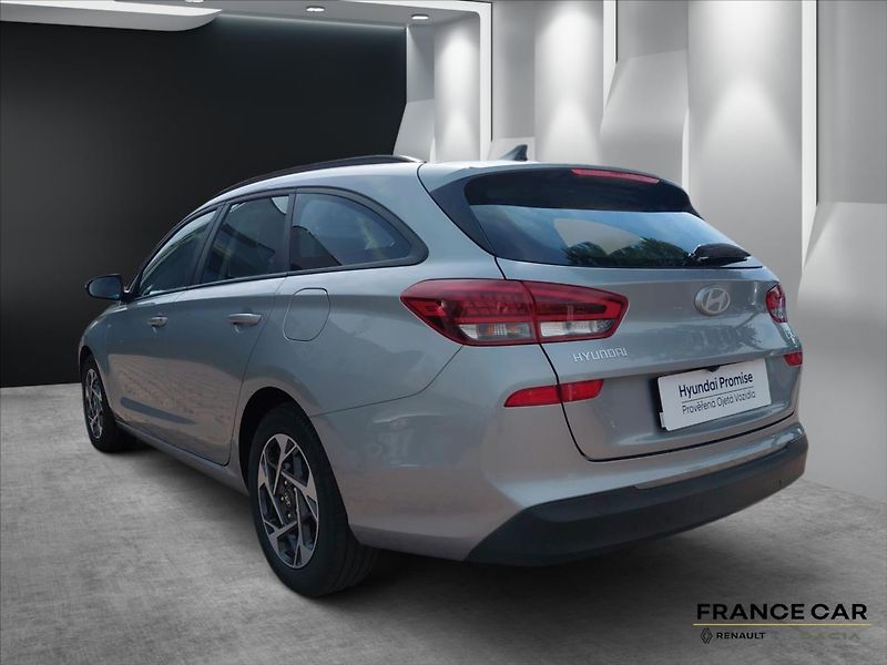 Hyundai i30 1,0   1.0 T-GDi Smart - fotka 7 z 24