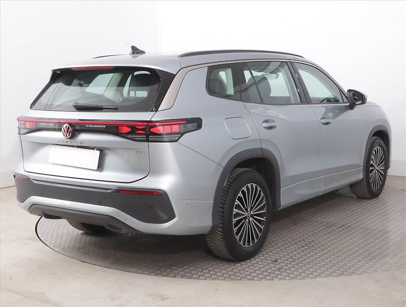 Volkswagen Tayron (2025) 1.5 eTSI - fotka 5 z 21