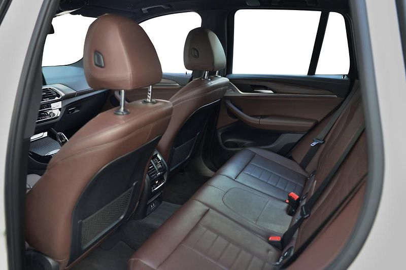 BMW X3 xDrive20d - fotka 14 z 14