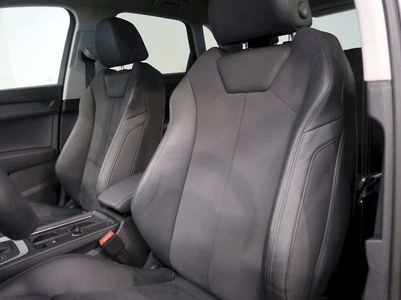 Audi Q3 (2023) S-LINE 1.5TSI 110KW AUTOMAT - fotka 15 z 39