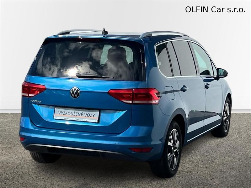 Volkswagen Touran 1,5 TSi 110kW HIGHLINE - fotka 2 z 27