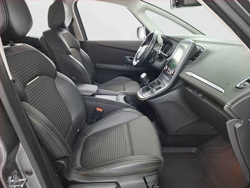 Renault Grand Scénic (2018) 1.2 TCe, ČR,1.maj, Kůže, Navi - fotka 9 z 19