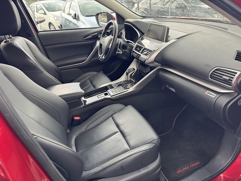 Mitsubishi Eclipse Cross Turbo CVT 4x4 INSTYLE - fotka 12 z 13