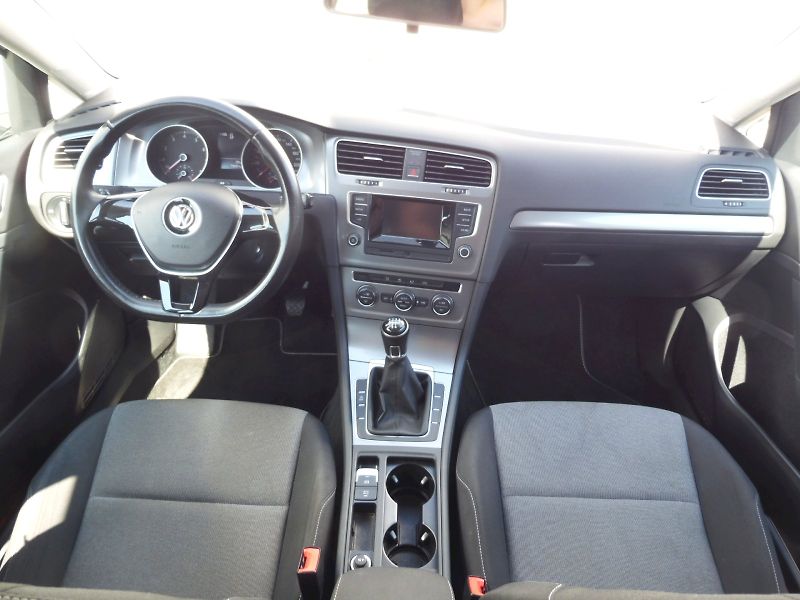 Volkswagen Golf (2017) Trendline 1,2 TSI 63kW - fotka 5 z 21