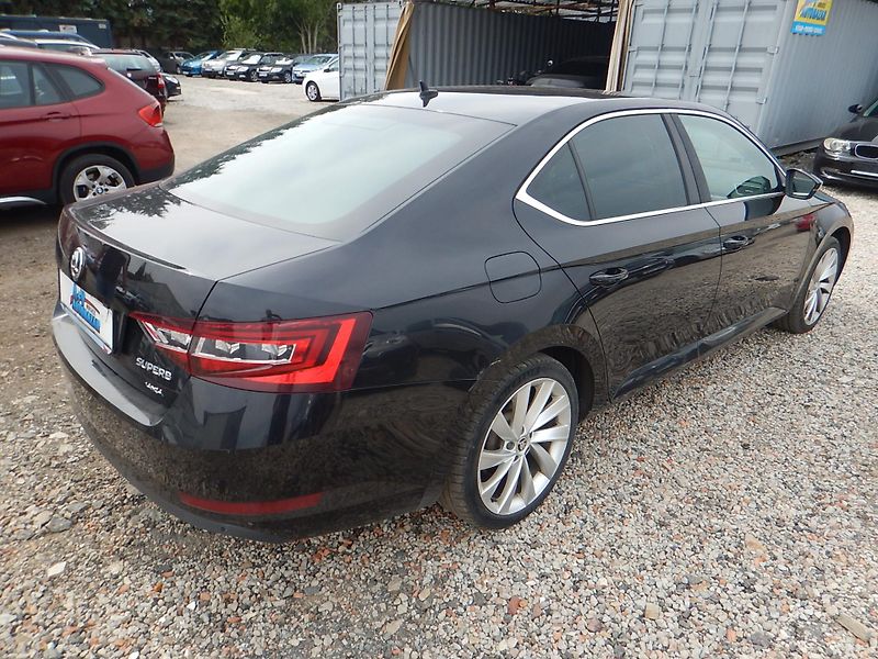 Škoda Superb 2.0 TDI, DSG, 4x4, TAŽNÉ - fotka 6 z 35