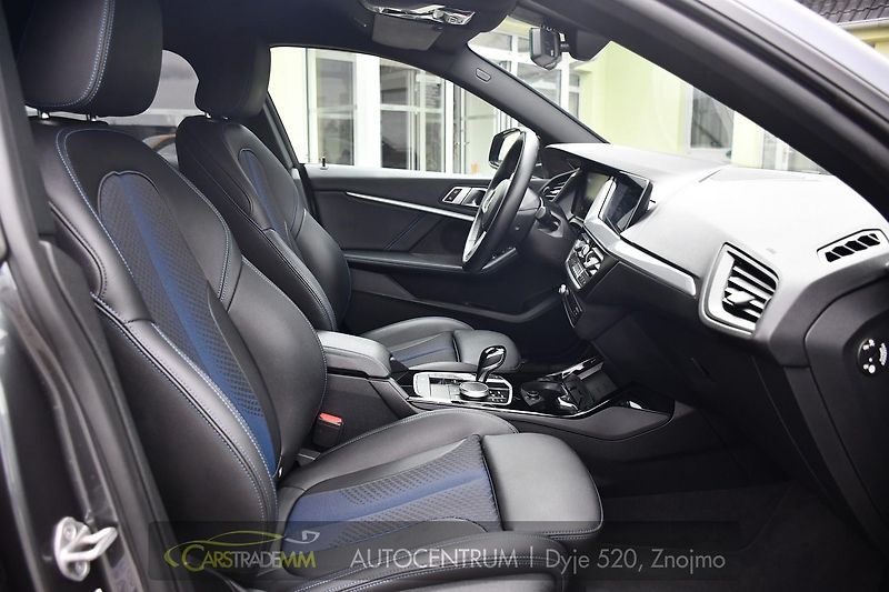 BMW Řada 2 218d M-SPORT 1M ČR HUD - fotka 13 z 46