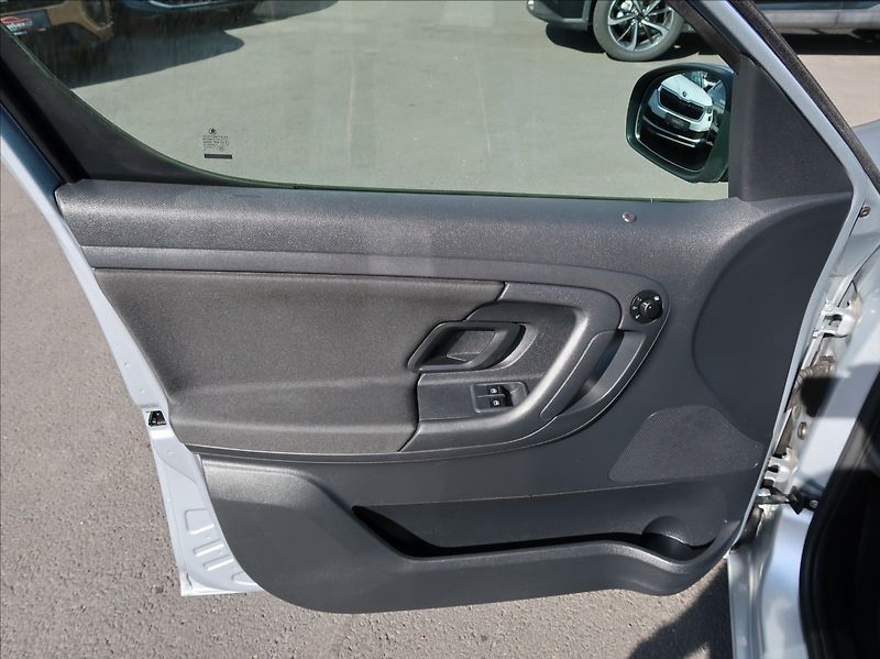 Škoda Roomster 1,2 TSi,63kW,1majČR,klima,tažn - fotka 18 z 22