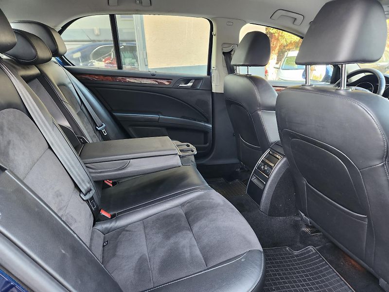 Škoda Superb 2.0-PRAV.SERVIS-TOP VÝBAVA - fotka 16 z 37