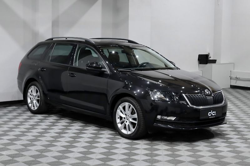 Škoda Octavia 3 FL Combi 1.4 TSI 110 kW - fotka 2 z 35