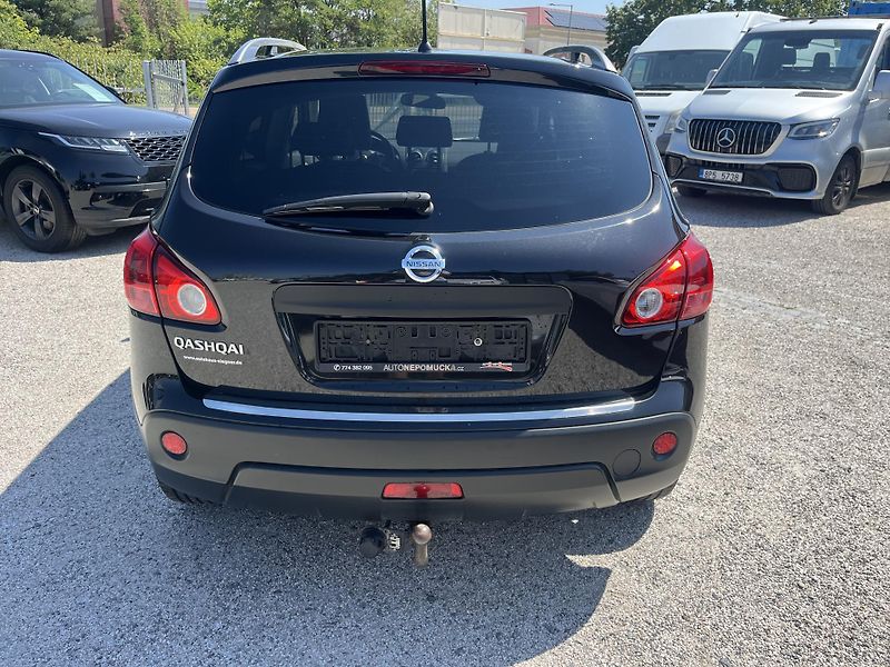 Nissan Qashqai (2009) 2.0i 104 KW, 4x4, Panorama - fotka 6 z 18