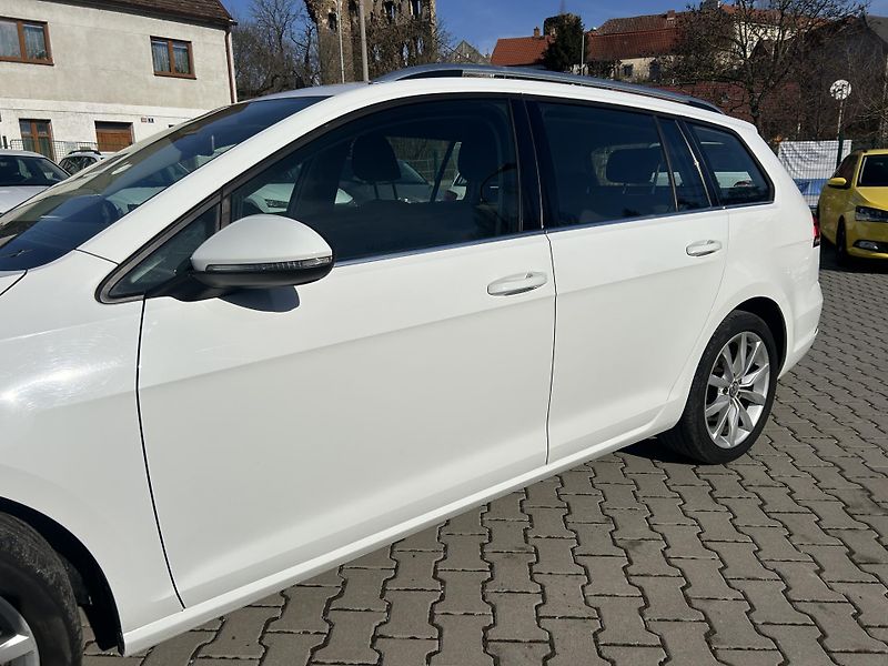 Volkswagen Golf Variant 2,0TDi Highline NAVI LEDMATRIX - fotka 6 z 69