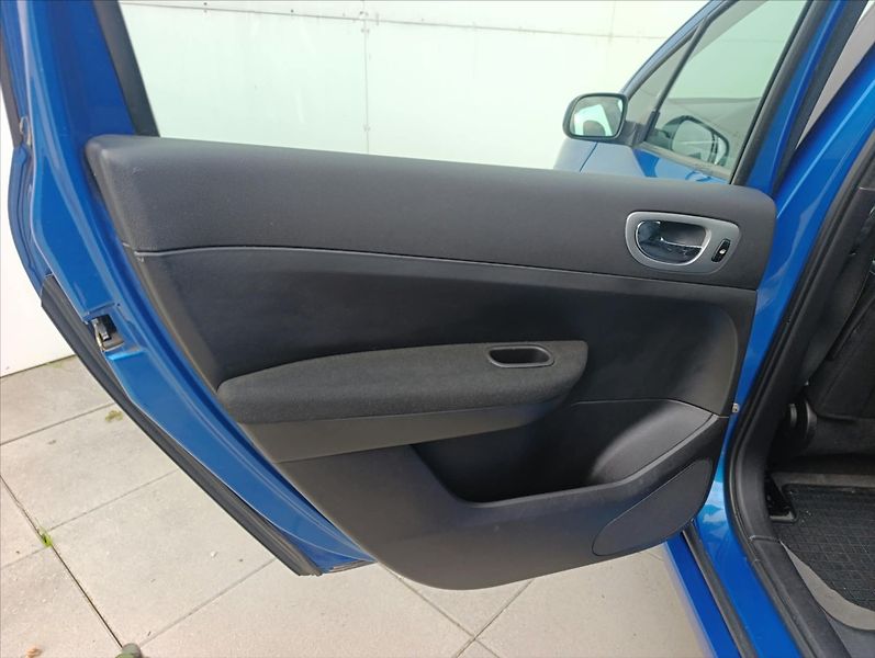 Peugeot 307 1,6 i Aut.klima Tažné zařízení - fotka 19 z 27