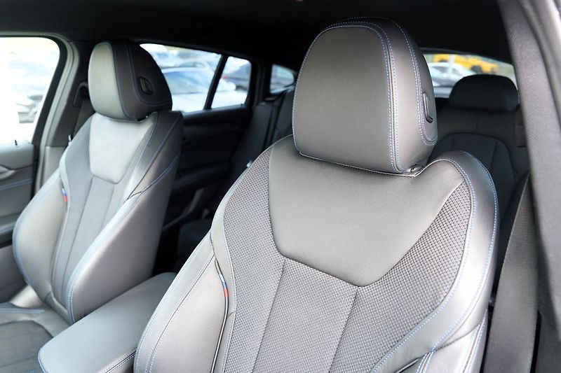 BMW X4 (2020) 2.0d xDrive Mpaket/190PS/ČR - fotka 24 z 46
