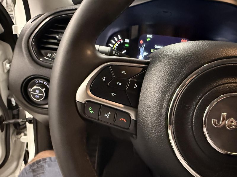 Jeep Renegade (2022) T4 PHEV,4X4, DOJEZD 50KM - fotka 20 z 33