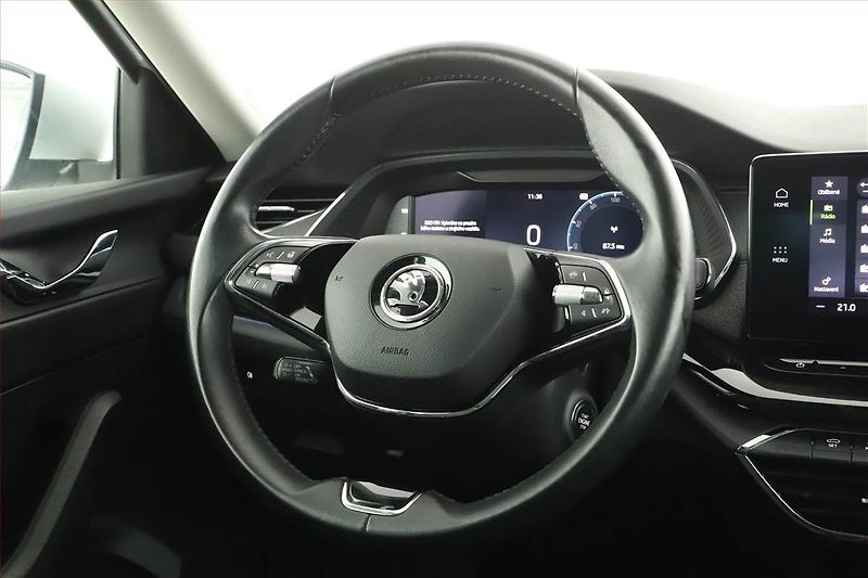 Škoda Octavia (2021) Style 2.0 TDI, ČR,1.maj - fotka 8 z 16