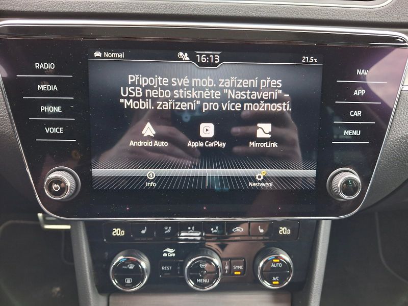 Škoda Superb (2022) Combi Scout DSG 4x4 2,0TDi 147 - fotka 17 z 35