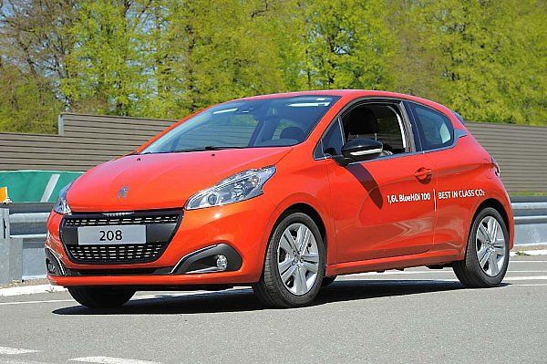 Peugeot 208 ujel na jednu nádrž 2152 km.