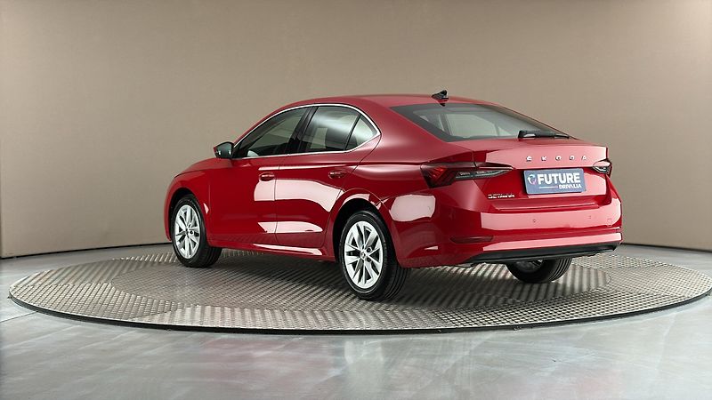 Škoda Octavia 2.0 TDI Style - fotka 2 z 27