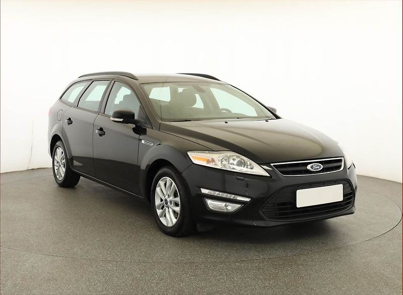 Ford Mondeo (2013) 2.0 TDCi, Xenony, Tempomat - fotka 1 z 17