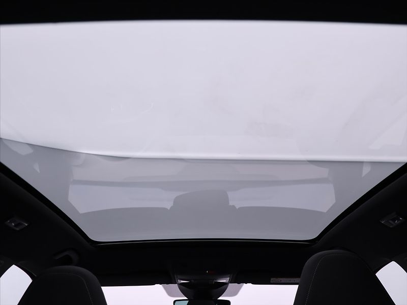 Škoda Kamiq 1,0 TSI DSG Style Sport Virtua - fotka 28 z 35