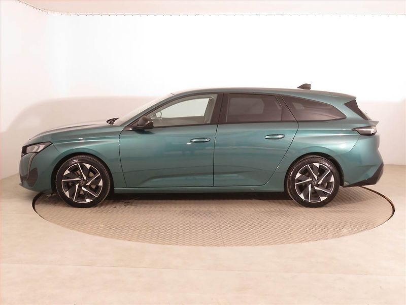 Peugeot 308 (2022) Allure Pack 1.5 BlueHDi - fotka 3 z 17