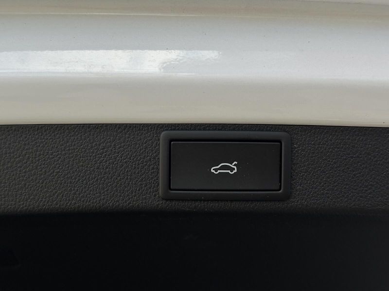 Škoda Octavia RS 2.0TSi DSG 265PS NAVI V.Ped - fotka 48 z 51