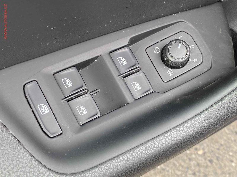 Volkswagen Arteon (2018) 2.0 TSi, R-Line, DSG, Webasto - fotka 11 z 21