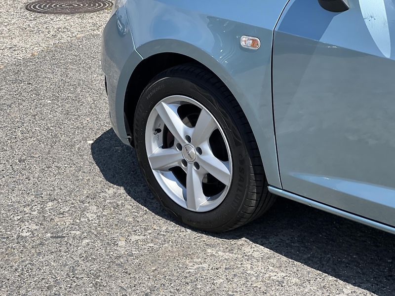 Seat Ibiza 1.4i 16v 63kw KLIMA PŮVOD ČR - fotka 34 z 37