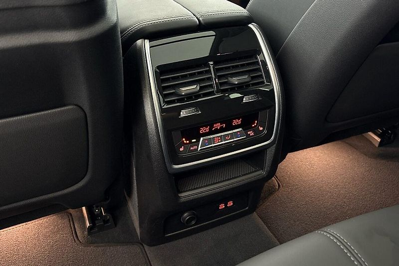 BMW X5 xDrive40i - fotka 27 z 29