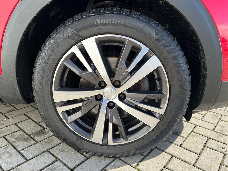 Peugeot 3008 (2021) 1.2PT 96kW! ALLURE! Tažné! ČR! - fotka 40 z 41