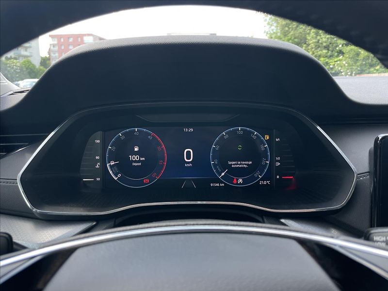 Škoda Octavia 2,0 TDI Combi Ambition Plus - fotka 9 z 21