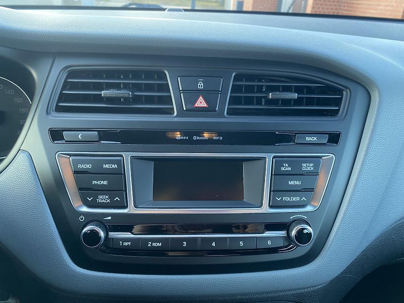 Hyundai i20 1.2i SELECT, NAJ.116TIS.KM!! - fotka 22 z 39
