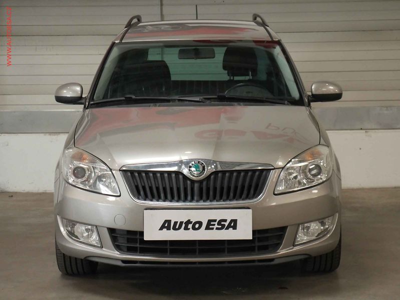 Škoda Roomster (2011) 1.2 TSi, 2.maj,ČR, servis - fotka 2 z 17