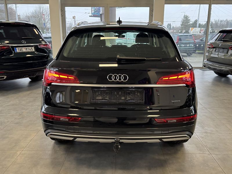 Audi Q5 (2023) 40TFSI 4x4 Advanced Tažné LED  - fotka 6 z 42