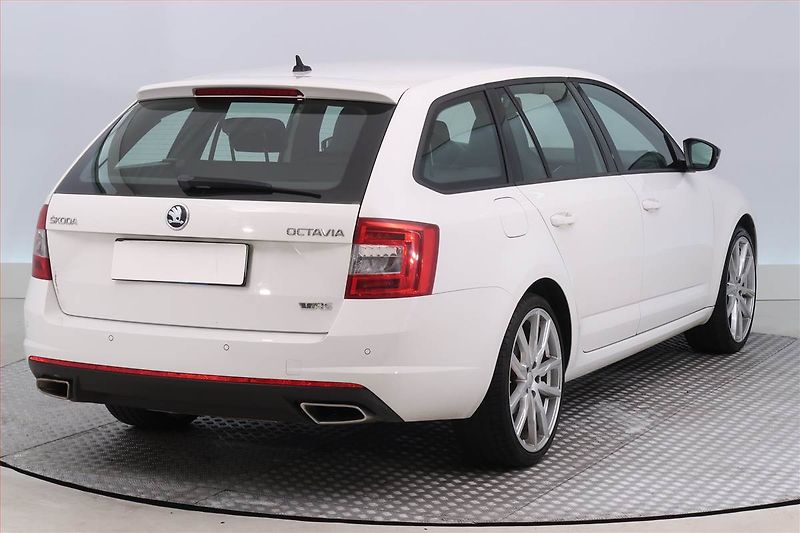 Škoda Octavia (2015) RS 2.0 TDI, Kůže, Navi - fotka 5 z 18