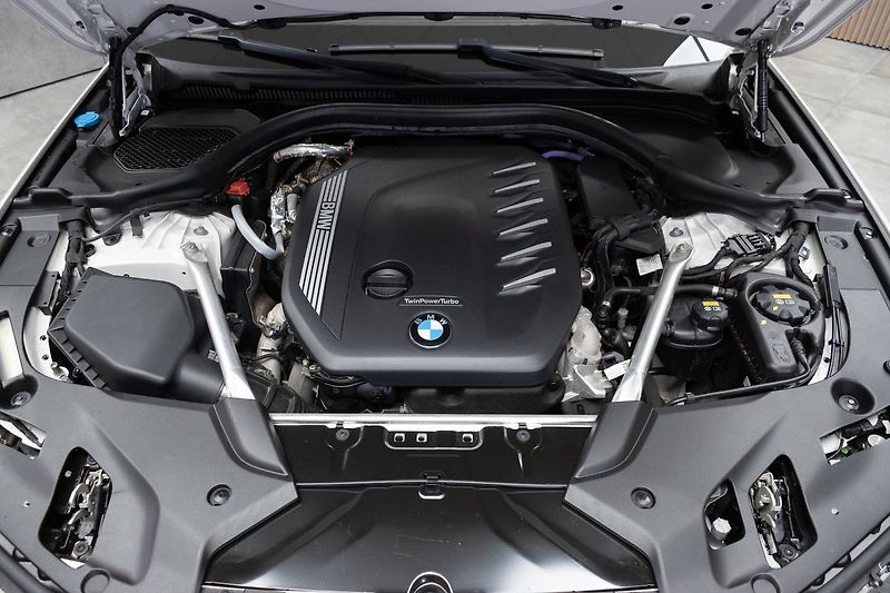 BMW Řada 5 530d xDrive*TAŽNÉ*N.TOPENÍ*ČR - fotka 41 z 48