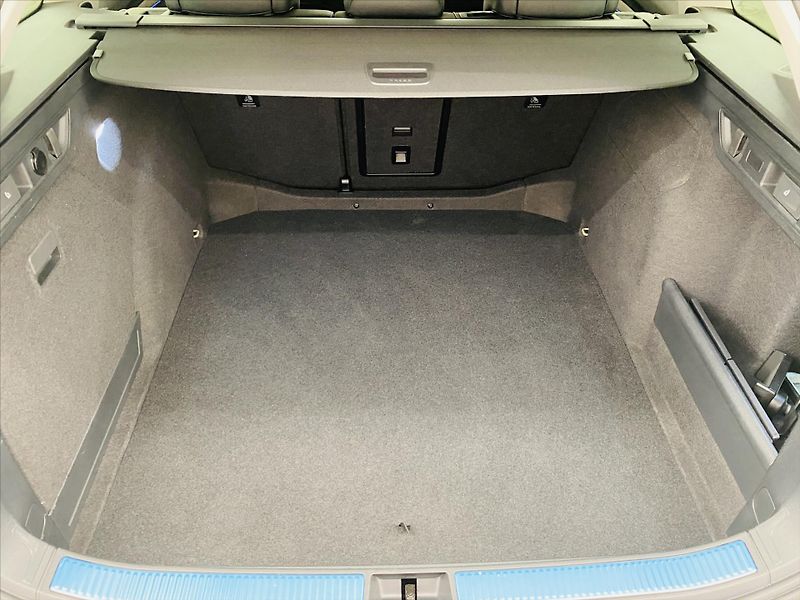 Škoda Superb 2,0 TDI DSG 110 kW L&K - fotka 25 z 27