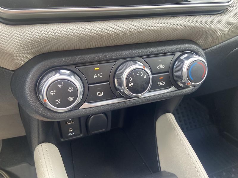 Nissan Micra 1.0 i 52 kW Visia - fotka 17 z 19