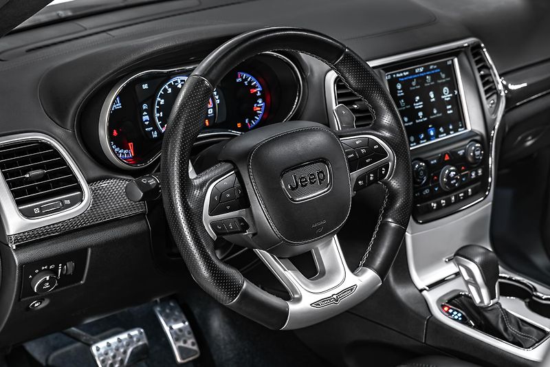Jeep Grand Cherokee TrackHawk PANORAMA/KAMERA/H&K - fotka 16 z 26
