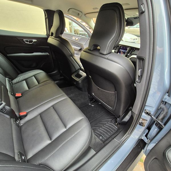 Volvo V60 (2021) Cross Country B4 Mild hybrid - fotka 19 z 26